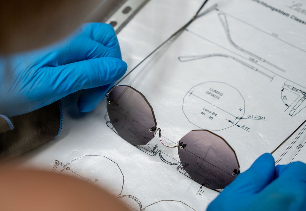 A LUNOR frame checked against its drawing